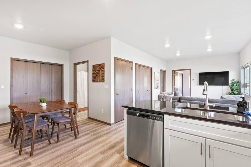 Brand New 2 Bd 2 Bth Near Dt And Perry District Apartment Spokane