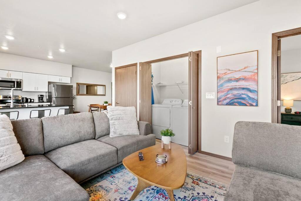 Brand New 2 Bd 2 Bth Near Dt And Perry District